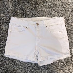 White American Eagle high waisted shorts